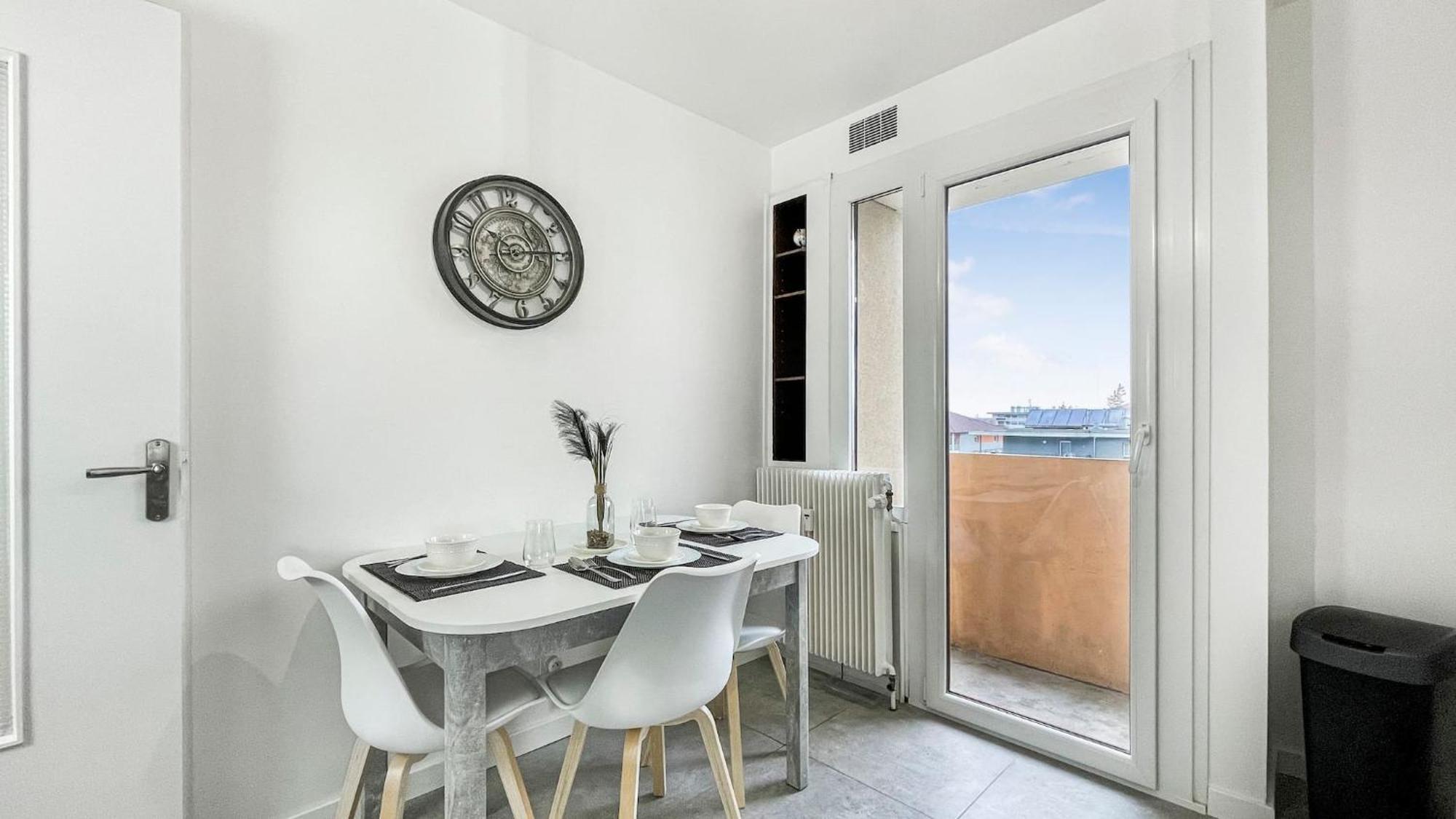 La Coloc Mugi: Upscale Shared Living with Private Rooms and Balcony Annemasse Exterior photo