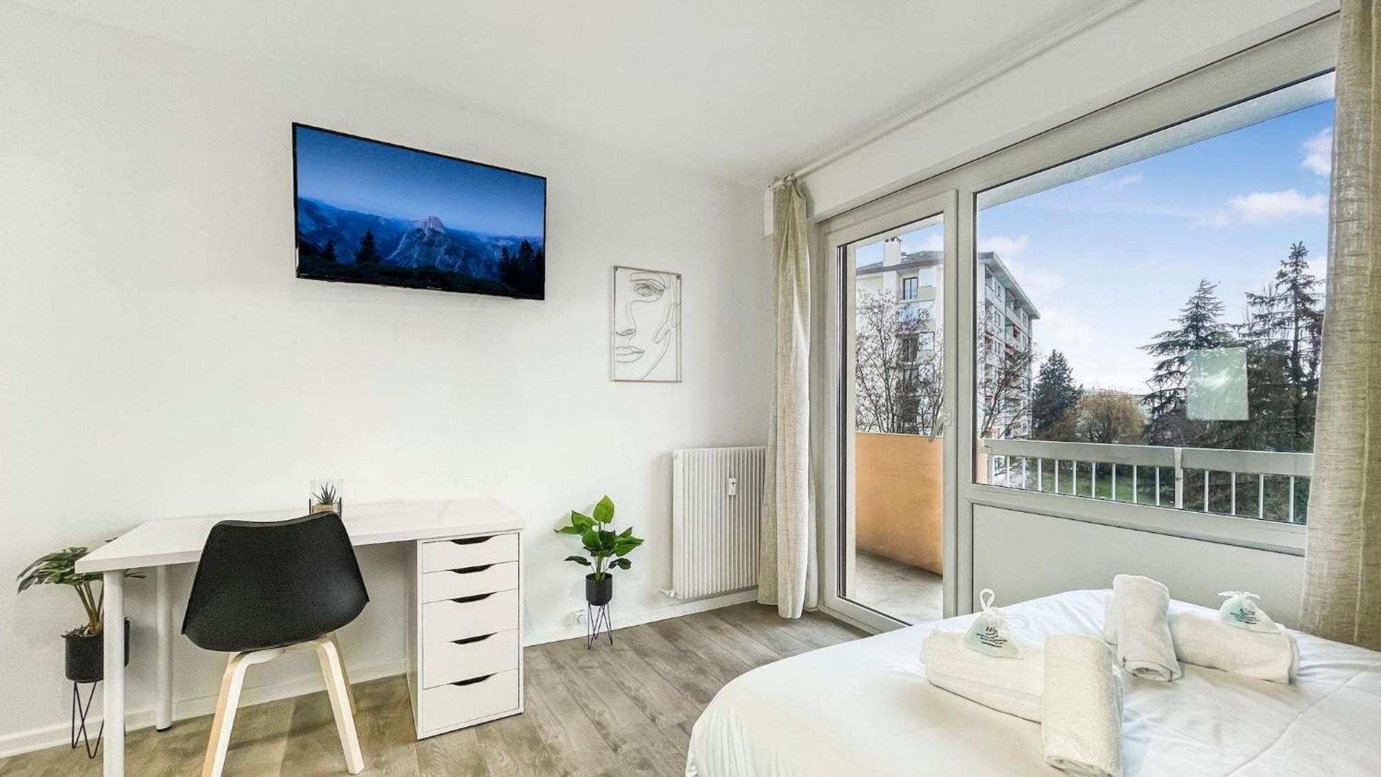 La Coloc Mugi: Upscale Shared Living with Private Rooms and Balcony Annemasse Exterior photo